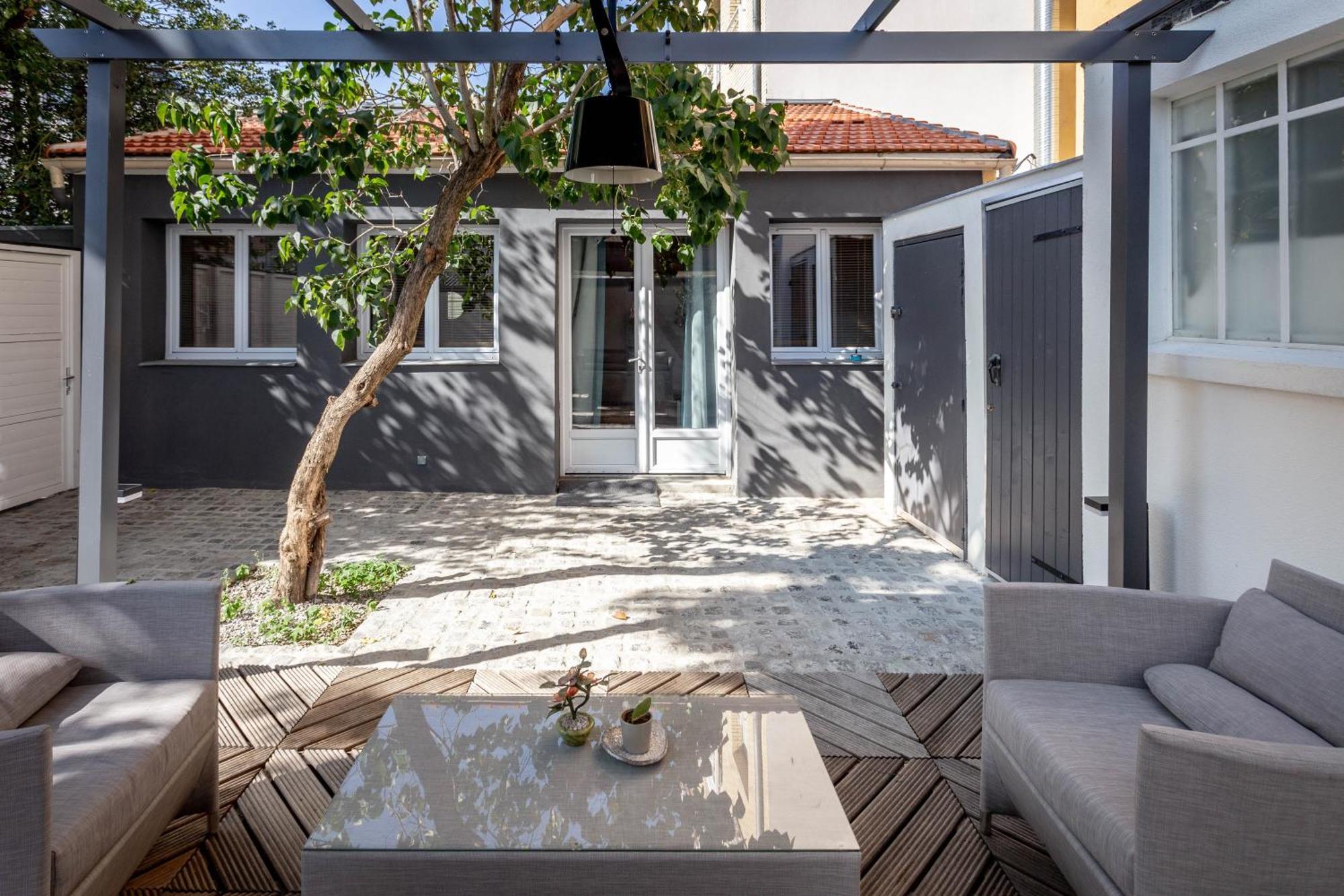 Lovely Little House With Private Garden In Paris Иври сюр Сен Екстериор снимка